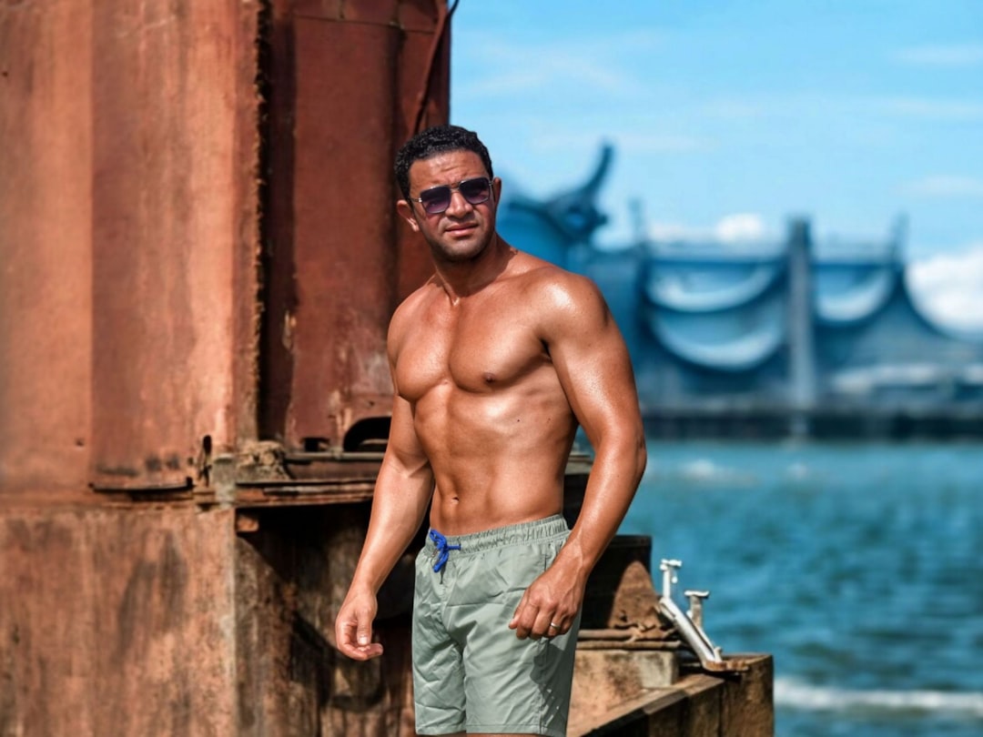 men's cargo shorts with pockets