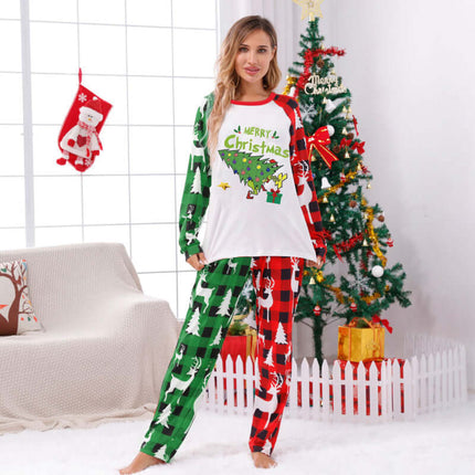 Christmas Family Matching Pajamas – Plaid Patchwork Home Clothes (Mom Style) in festive colors with holiday motifs.