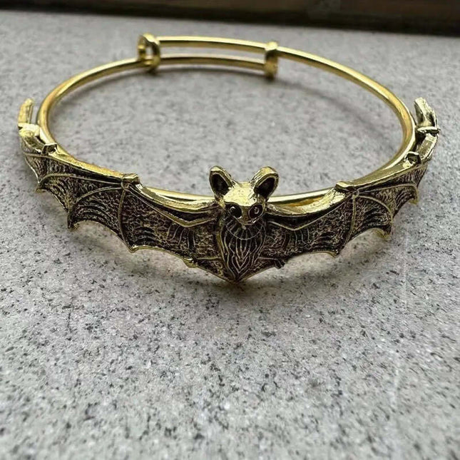 Creative Gothic Bat Charm Bracelet Halloween Jewelry featuring a detailed bat design on an elegant bracelet.