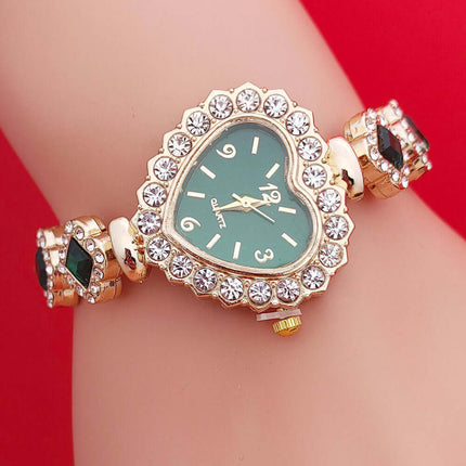 Fashion Love Shape Bracelet Watch Set Heart Diamond Gift featuring a heart-shaped watch with rhinestones.