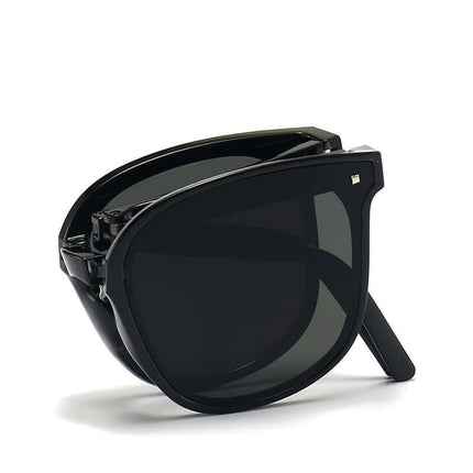 Folding Sunglasses uv400 protection lens.