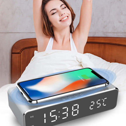 LED Digital Alarm Clock Wireless Charger Mirror wireless charging demo