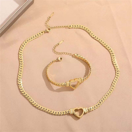 Personalized Love Heart Cuban Chain Jewelry heart shaped pendant design.