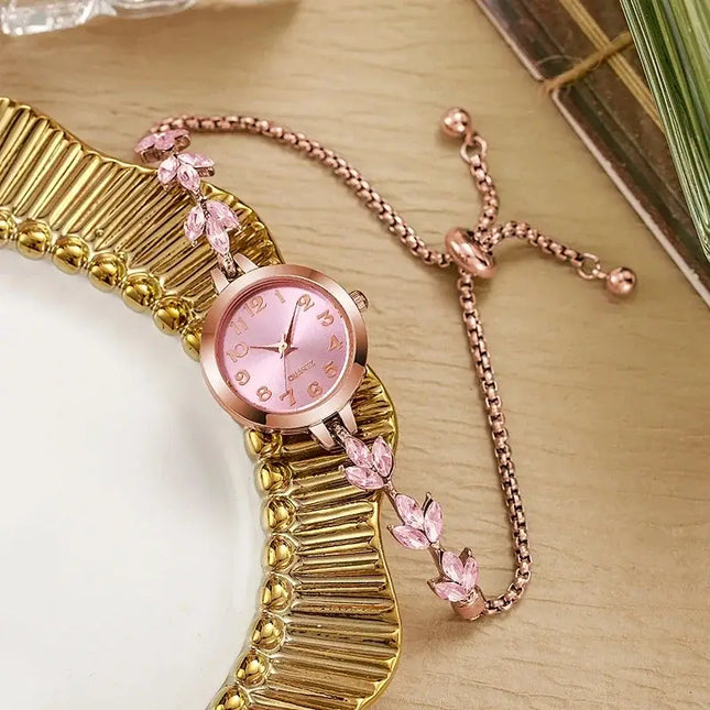 Women Luxury Rhinestone Bracelet Quartz Watch bracelet band detail