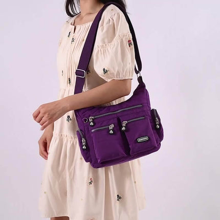 Women Shoulder Bags Multiple Pockets Waterproof Bag zipper opening.