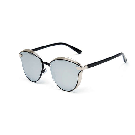 Women Stylish Polarized Sunglasses UV400 Alloy Top street fashion luxury eyewear display on aesthetic presentation platform